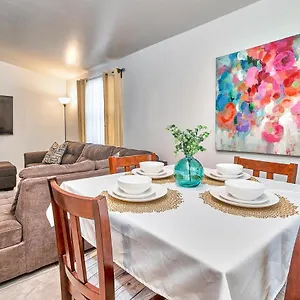 4-bedroom Comfort Ybor City, Close To Everything Holiday home