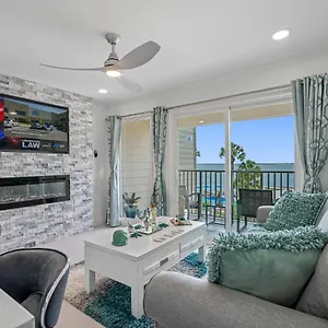 Welcome To Sea Forever Balcony With Ocean Views! Holiday home